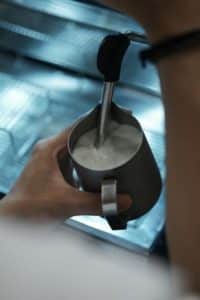 Mælkeskumning til latte og cappuccino